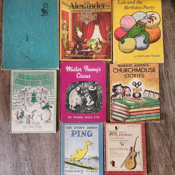 Vintage Weekly Readers Children books hardback  total 8 - Picture 1 of 16